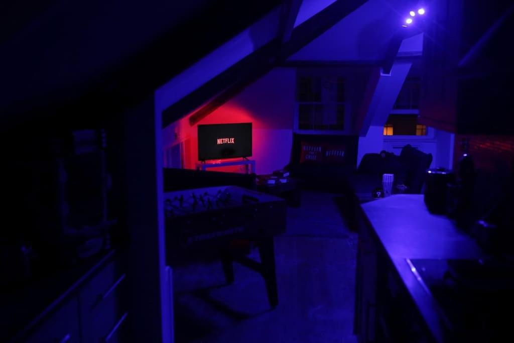 Games And Movies Lounge 7 Bed City Centre Apartment Newcastle upon Tyne Exterior foto